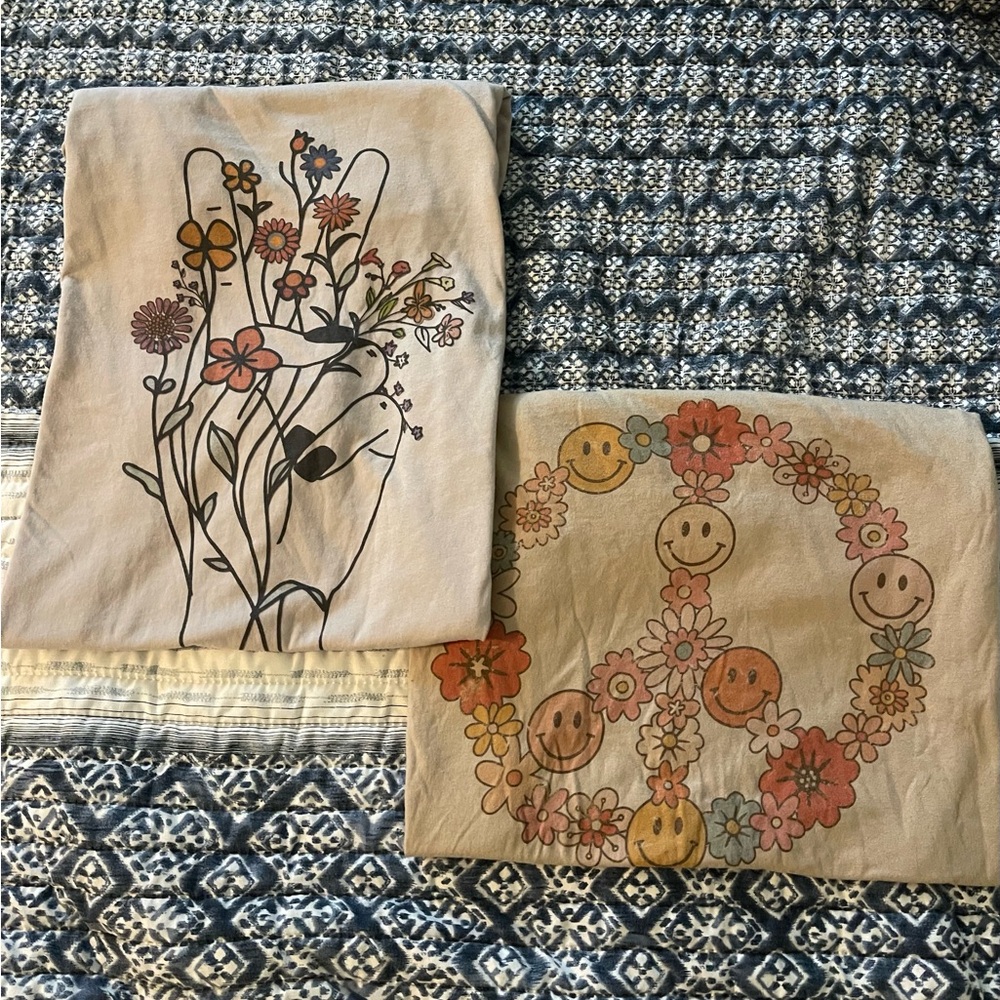 Floral Peace Sign Graphic Tee - Tan